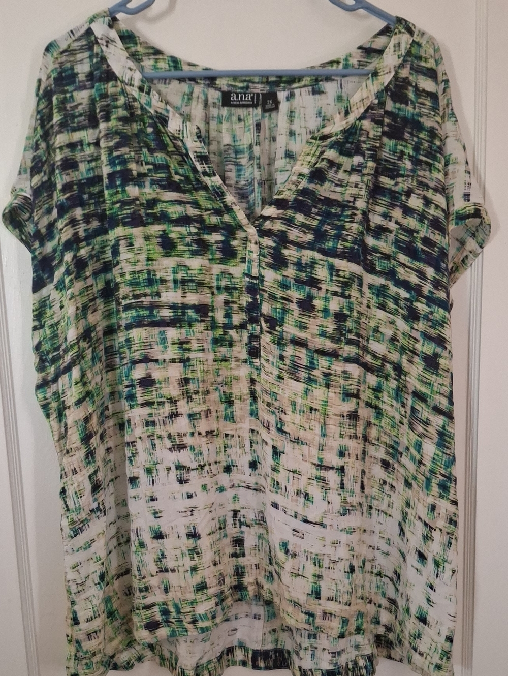 a.n.a Green & Navy Abstract Print Women’s V-Neck Top